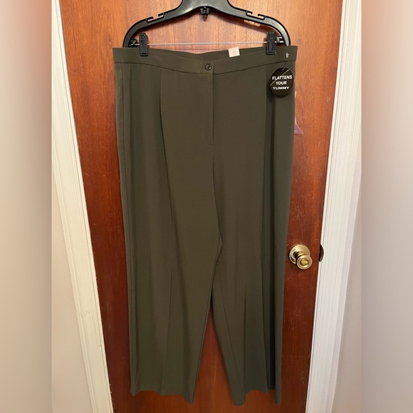 NWT Dressbarn Green Dress Pants 18W - Picture 3 of 9